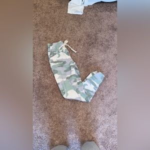 camo sweatpants!💚